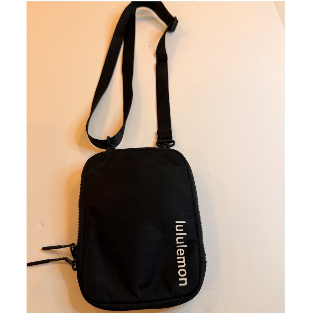 Lululemon Easy Access Crossbody Bag Black Nylon Small Travel Messenger Phone Bag
